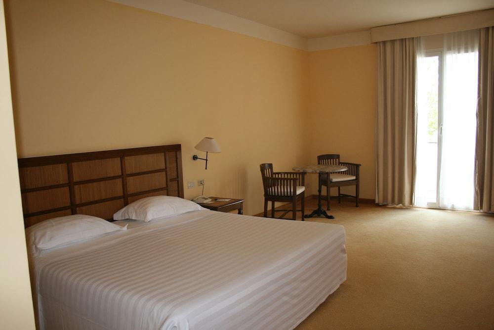 ปุนตา ซานมาร์ติโน โฮเทล Hotel อาเรนซาโน ภายนอก รูปภาพ